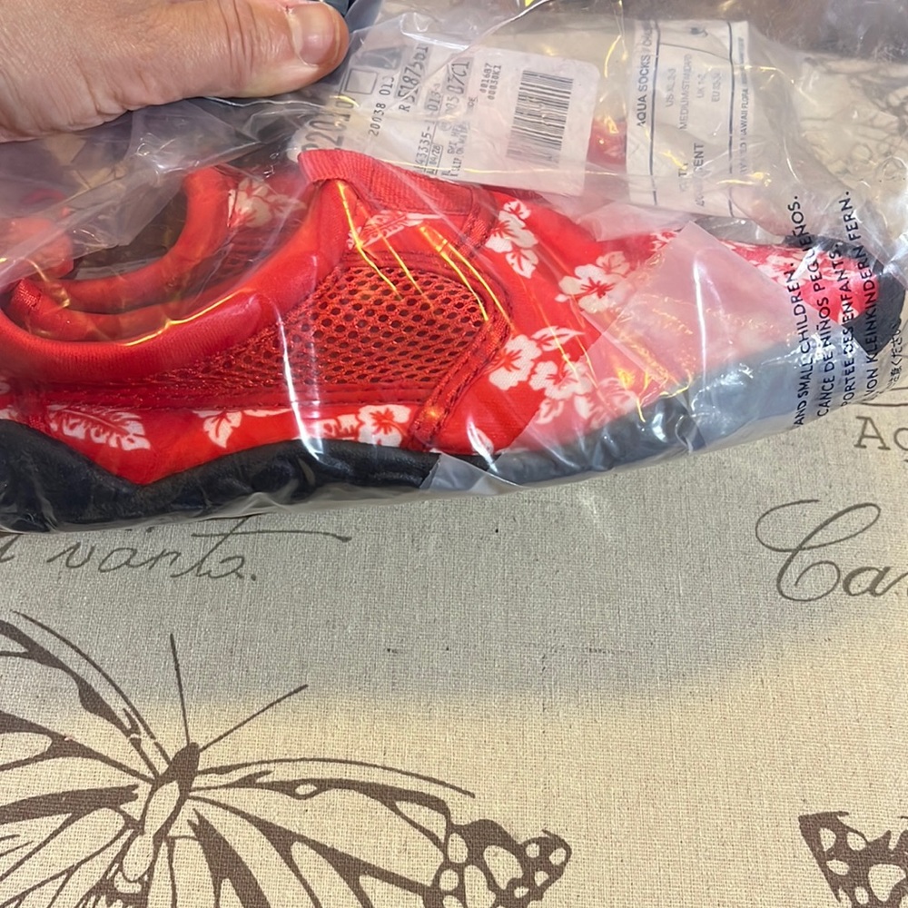 NWT Land’s End Water Shoes